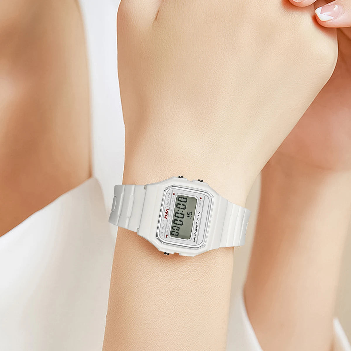 Hot Selling Women LED Digital Electronic Watch Multifunctional Outdoor Simple Leisure Men and Women Sports Watch Reloj