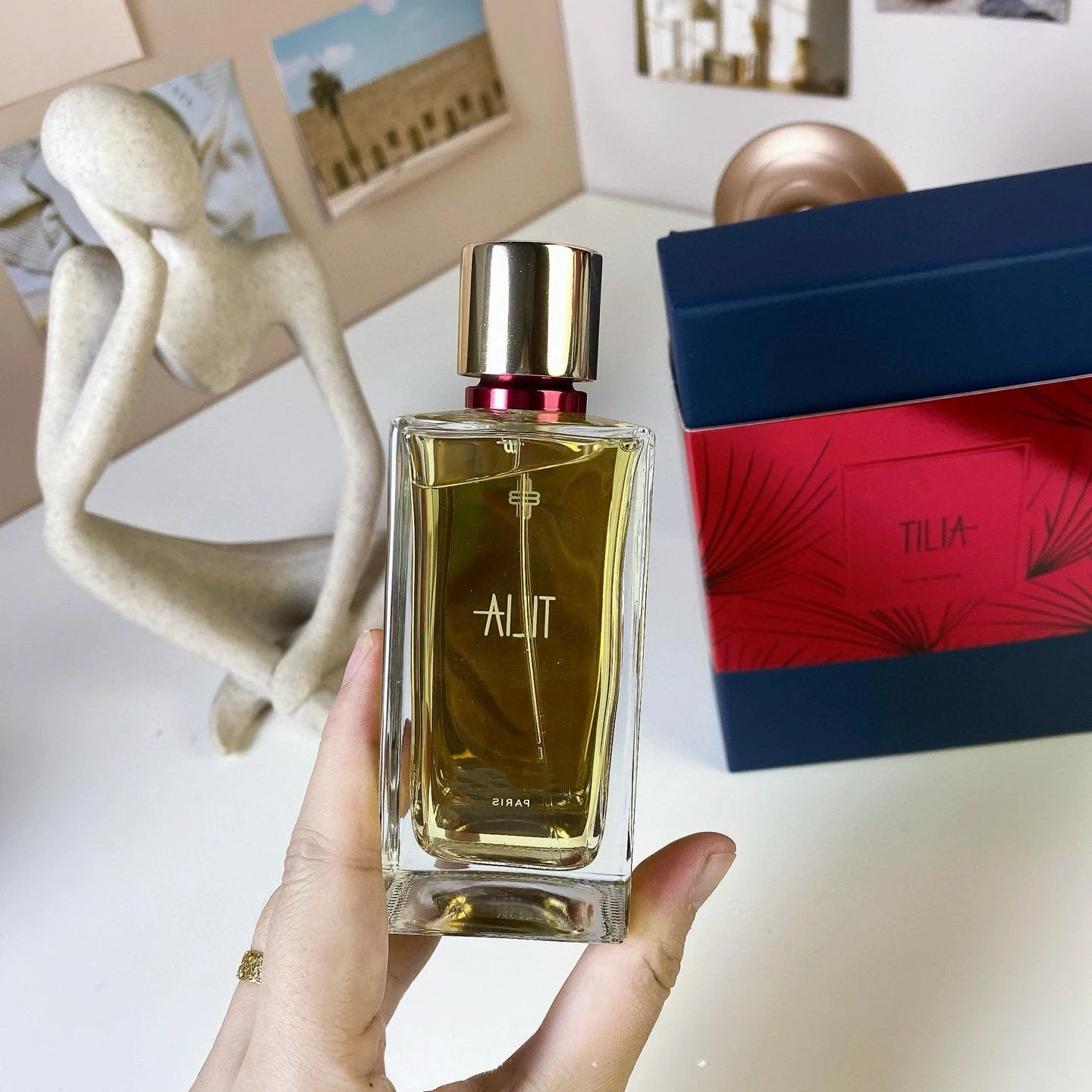 100ml Luxury Eau De Parfum – Long Lasting Floral Fragrance for Men & Women