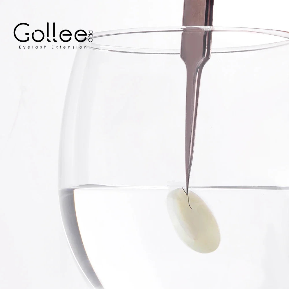 Fast-drying lash glue with no odor or irritation – perfect for eyelash extensions.